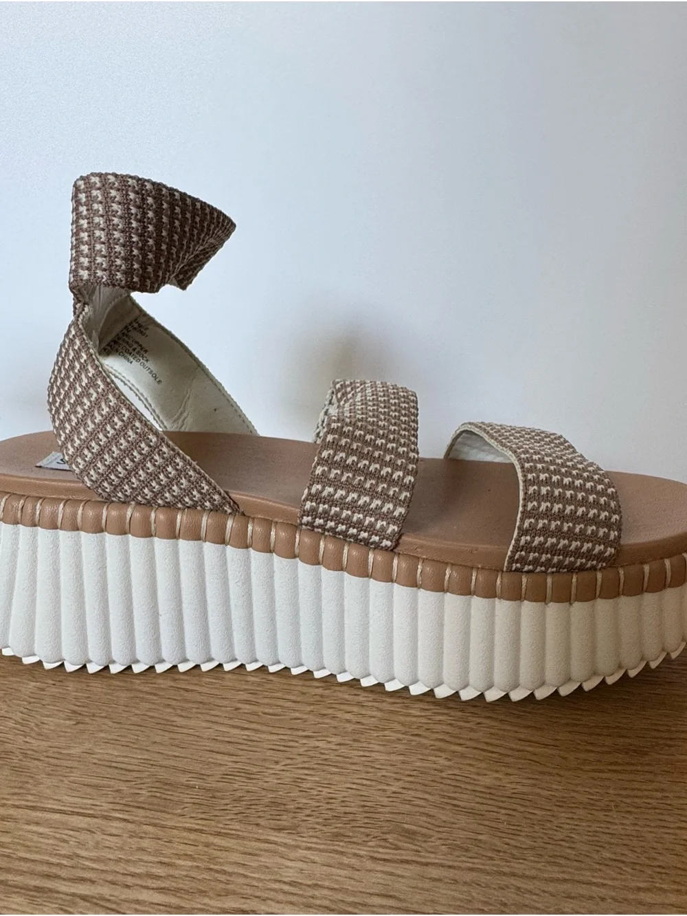 Steve Madden Taupe and Cream Woven Platform Sandal Size 8